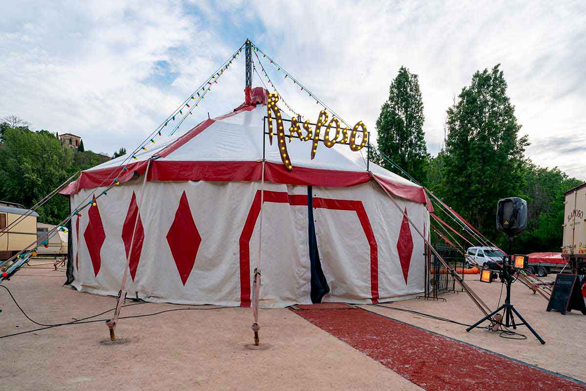 Circo Rasposo (Francia) - Oraison - Plaza de Toros de San Lorenzo - Titirimundi 2024  ::  Titirimundi