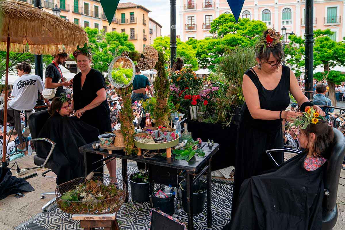 Quignon sur rue (Francia) - Quel Toupet! - Plaza Mayor - Titirimundi 2024  ::  Titirimundi
