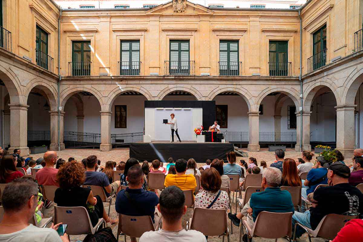 Teloncillo (España) - La selva - Patio del Palacio Episcopal - Titirimundi 2024  ::  Titirimundi